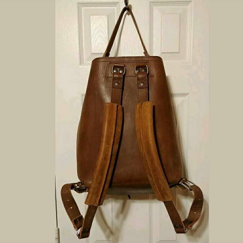 *SOLD* Saddleback Bucket backpack in Tobacco - Picture 3 of 8